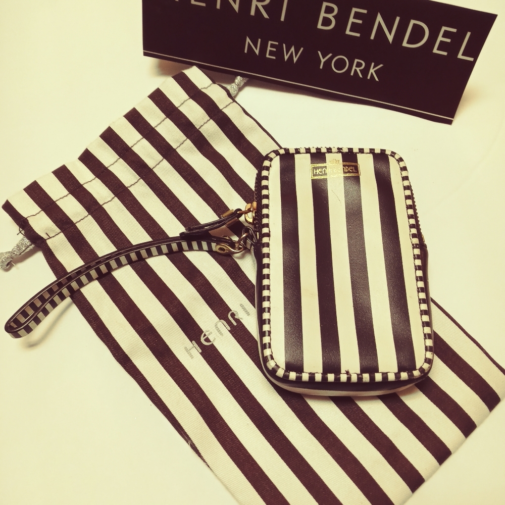 ❤️Henri Bendel Striped and Slim Credit Card and Money Wrislet❤️